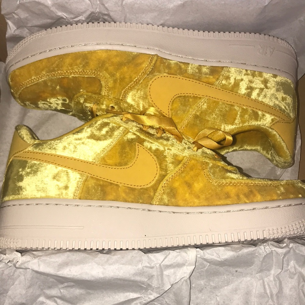 COPY - Nike Air Force 1 LV8 (GS)